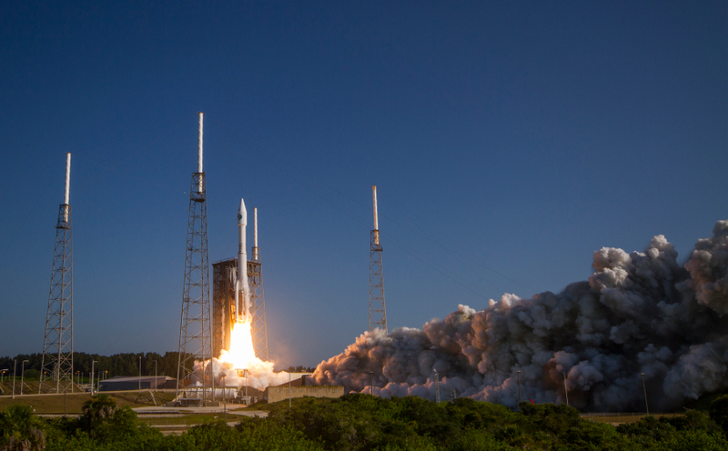 Illustration for article titled The World's Fastest Rocket Just Launched a Secret Spy Satellite